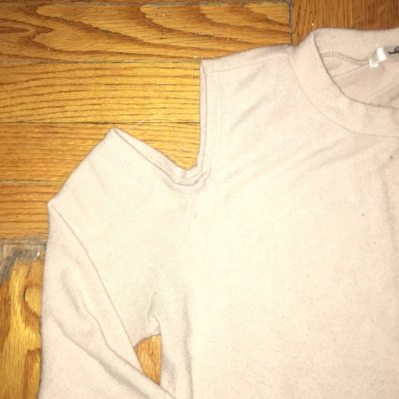 Open Shoulder Sweater - Picture 2 of 5